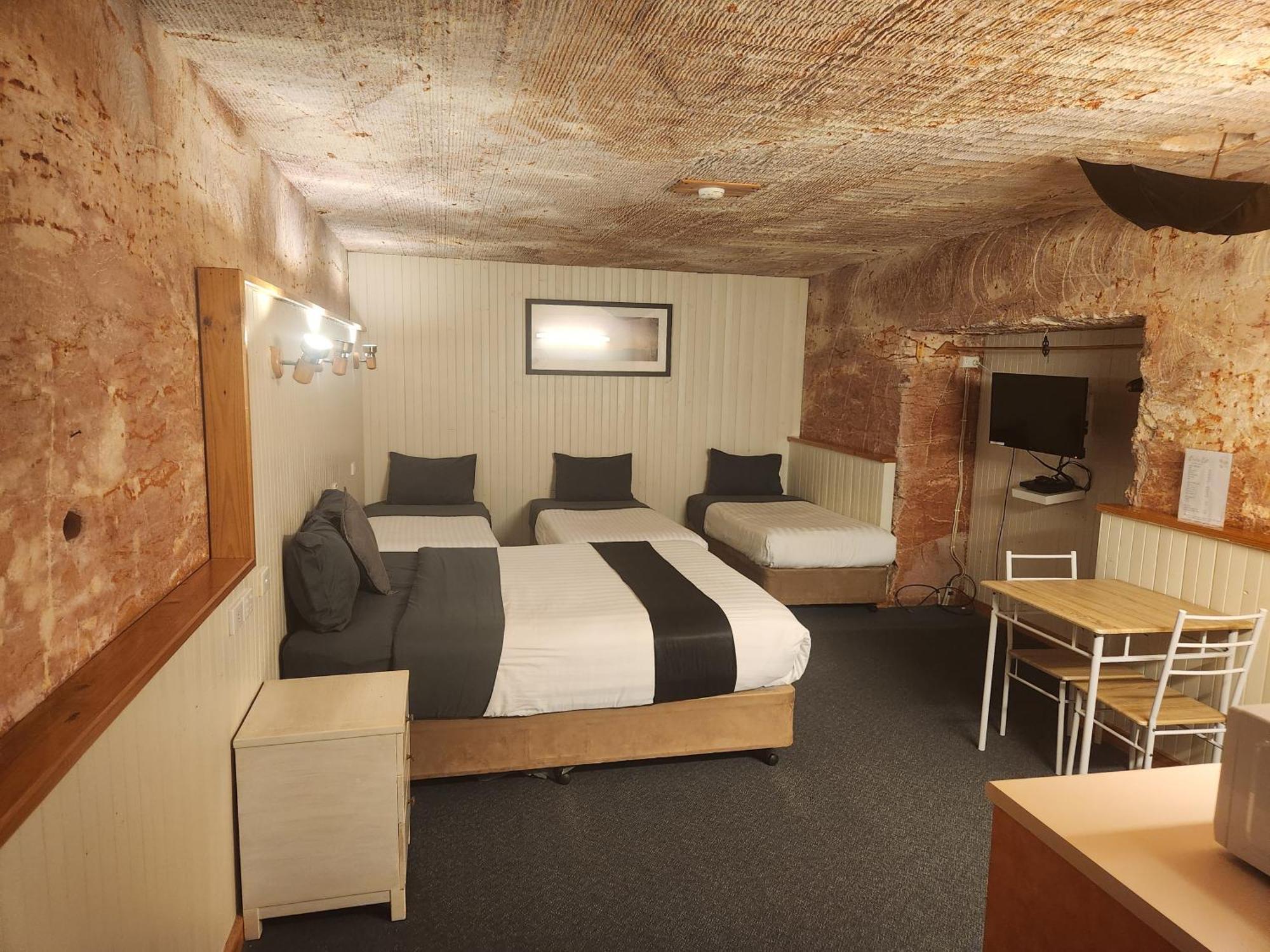 Coober Pedy Experience Motel Екстер'єр фото